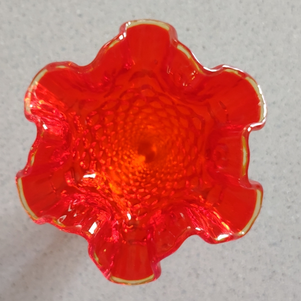 Lower price!*Amberina mini vase(4") - Picture 4 of 6